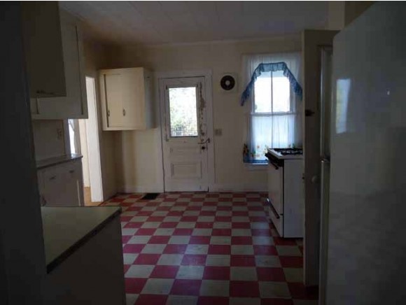 63 Pierpoint Avenue Rutland, VT 05701 - Photo 6 of 28