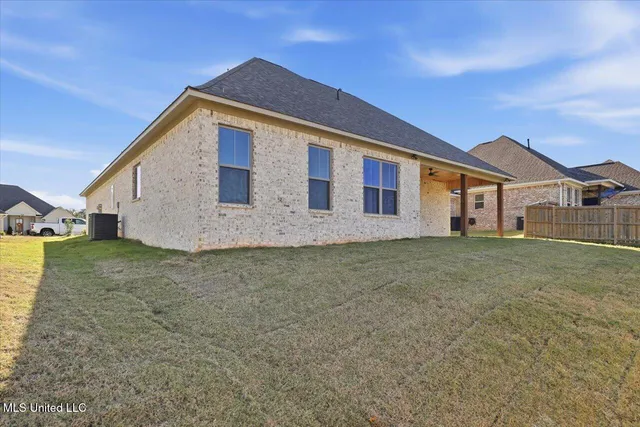 $352,500 | 109 Willow Way, Canton, MS 39046