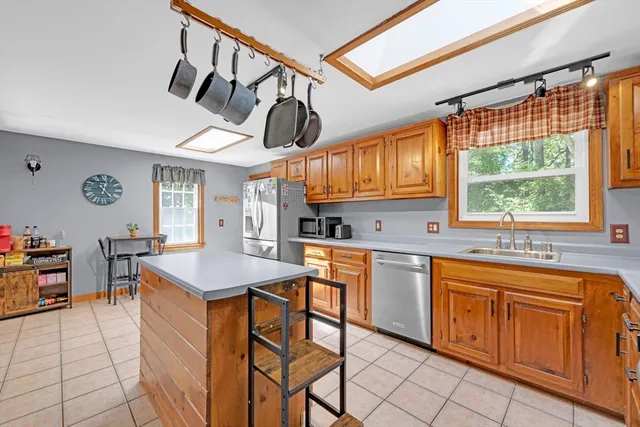 $475,000 | 73 New Boston Road, Sturbridge, MA 01566