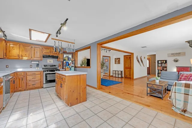 $475,000 | 73 New Boston Road, Sturbridge, MA 01566