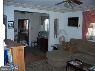3140 Fordham Road Philadelphia, PA 19114 - Photo 3 of 9 Living Room