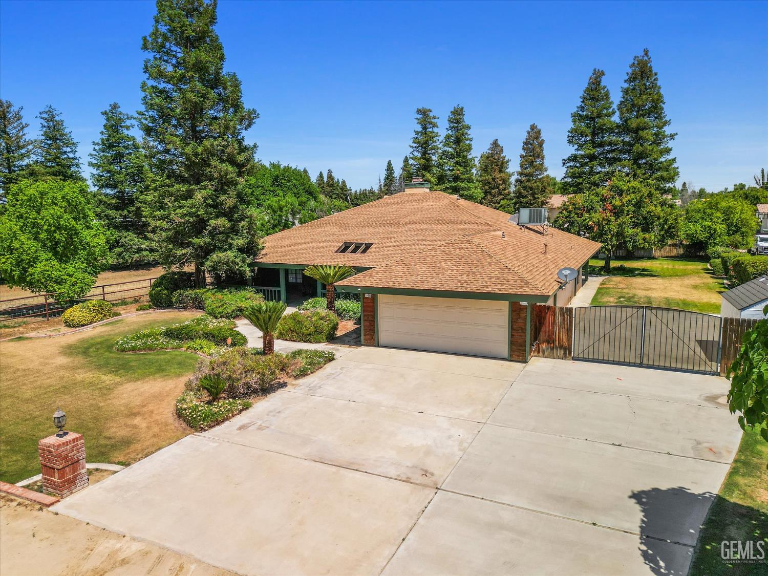 Undisclosed Address Bakersfield, CA 93314 - Photo 4 of 69