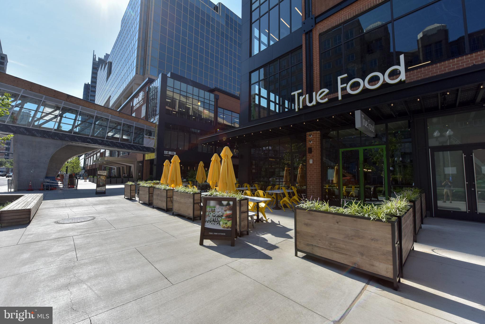 2823 24th Road South Arlington, VA 22206 - Photo 74 of 97 a view of a cafe with sitting area