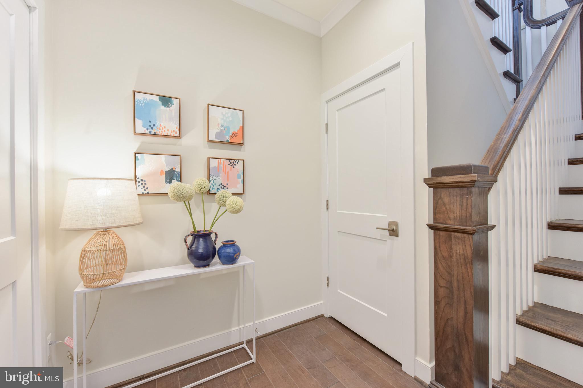 2823 24th Road South Arlington, VA 22206 - Photo 9 of 97 Foyer