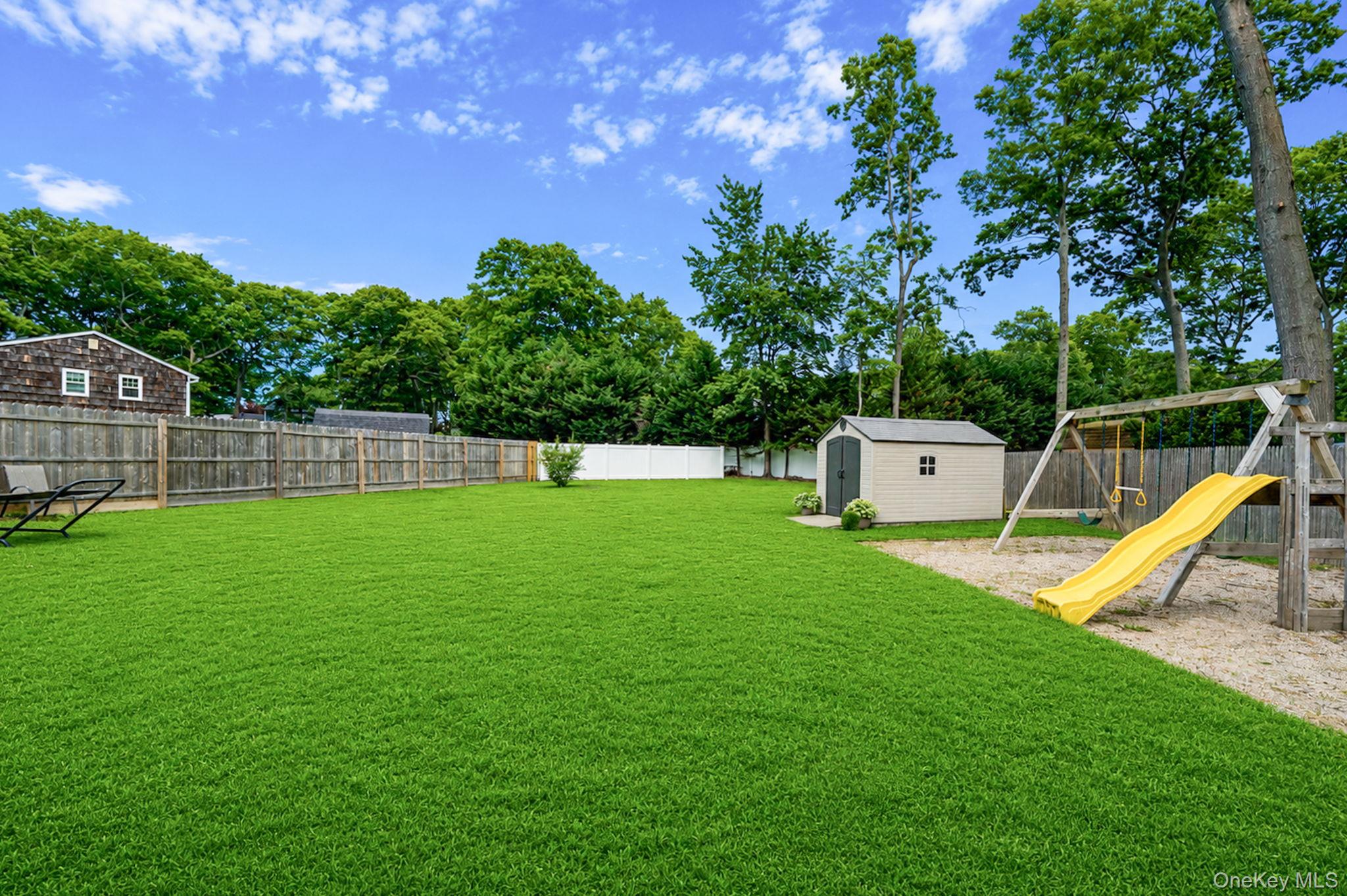 4 Green Terrace Ridge, NY 11961 - Photo 33 of 34