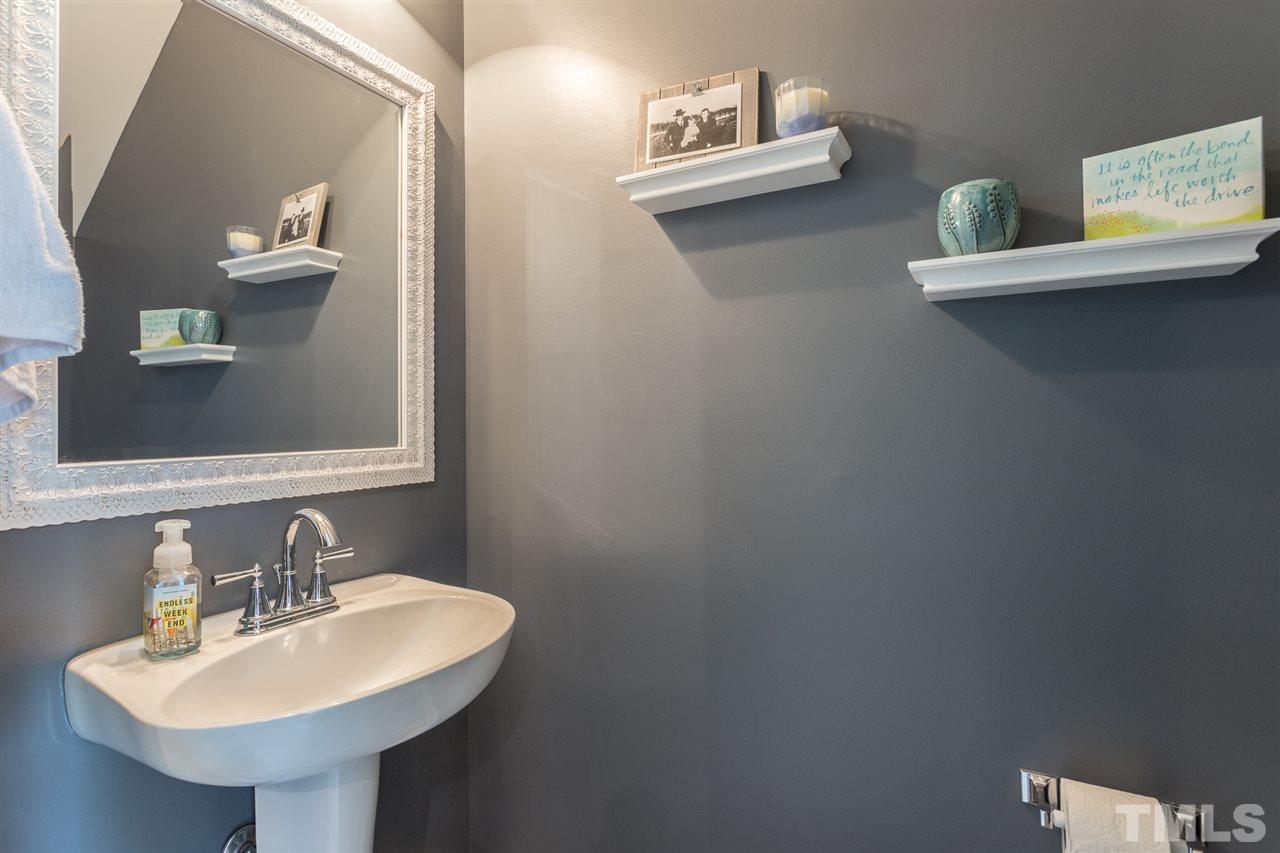 5331 Crescentview Parkway Raleigh, NC 27606 - Photo 14 of 20 Gallery Image 14
