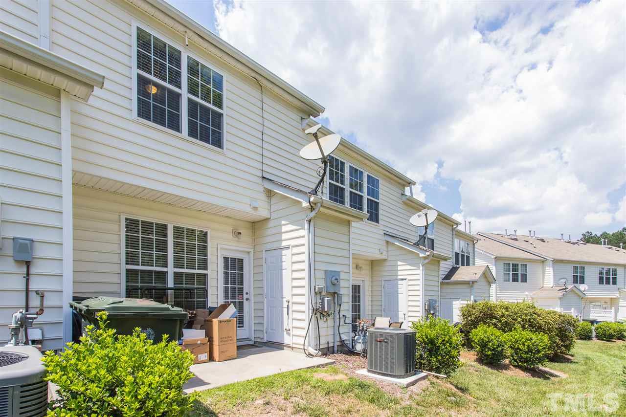 5331 Crescentview Parkway Raleigh, NC 27606 - Photo 3 of 20 Gallery Image 3
