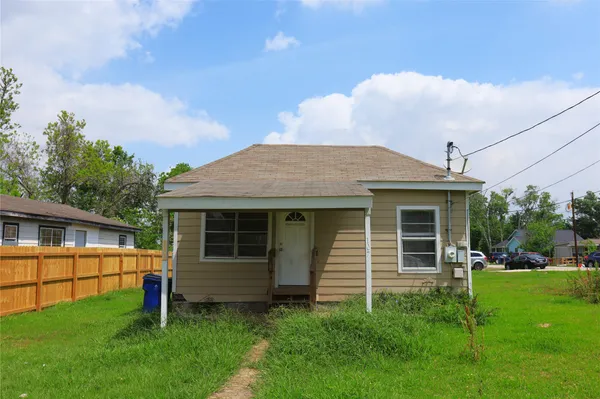 $1,250 | 107 Prewitt Lane, West Columbia, TX 77486