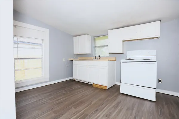 $1,250 | 107 Prewitt Lane, West Columbia, TX 77486