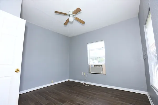 $1,250 | 107 Prewitt Lane, West Columbia, TX 77486
