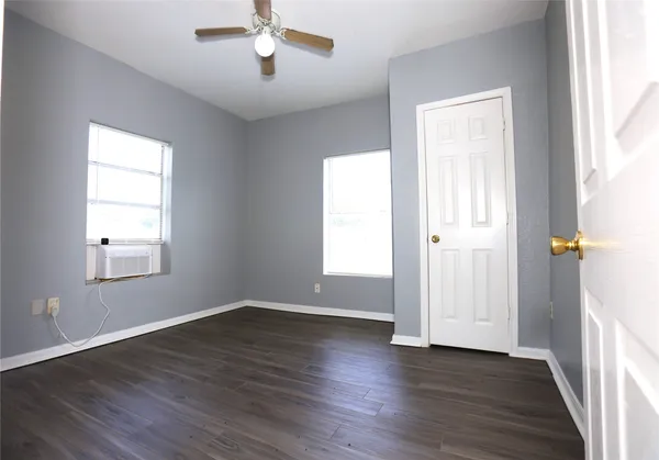 $1,250 | 107 Prewitt Lane, West Columbia, TX 77486