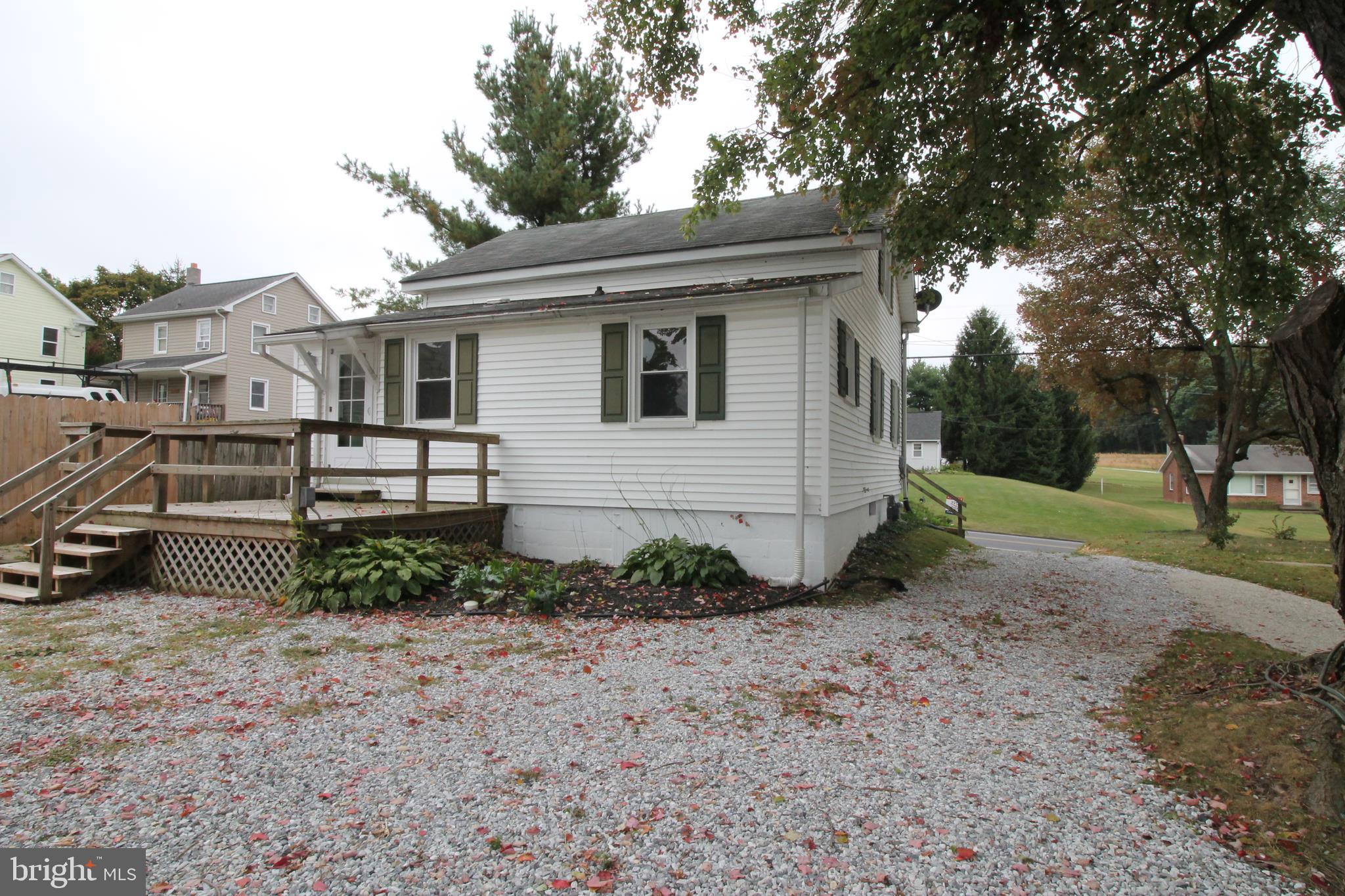 554 Blooming Grove Road Hanover, PA 17331 - Photo 3 of 25 Turn around driveway