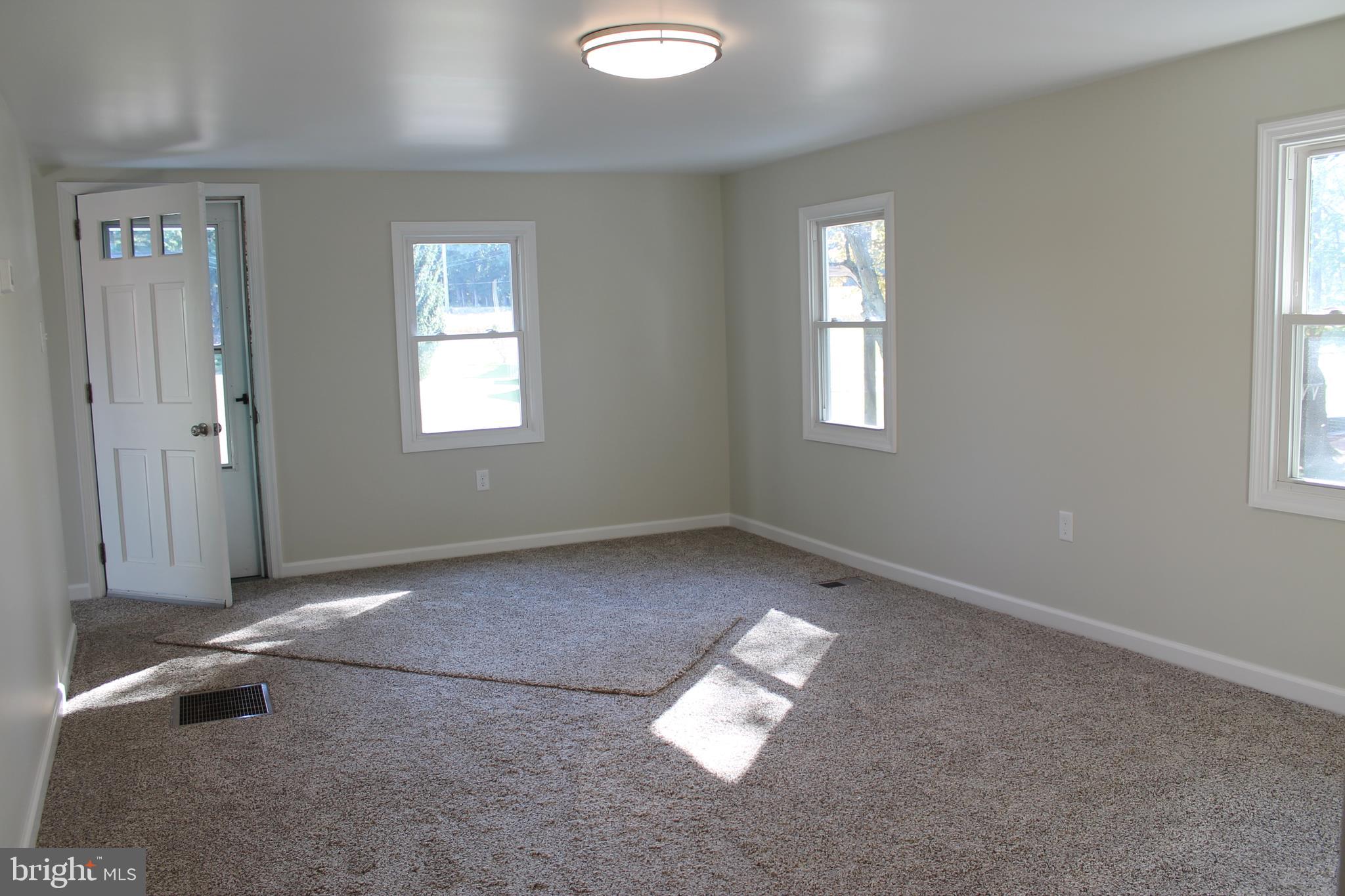 554 Blooming Grove Road Hanover, PA 17331 - Photo 5 of 25 Living Room