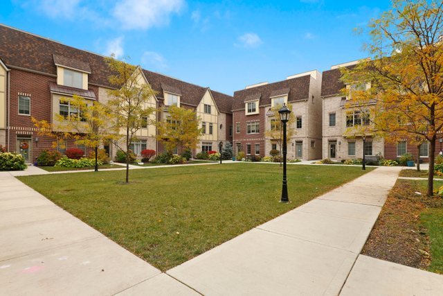 1027 Walnut Way Oak Park, IL 60302 - Photo 33 of 35 a view of a big building with a big yard