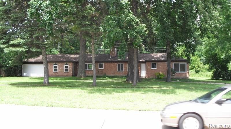 2445 East Thirteen Mile Road Warren, MI 48092 - Photo 4 of 41 CIMG2308 (800x449).jpg