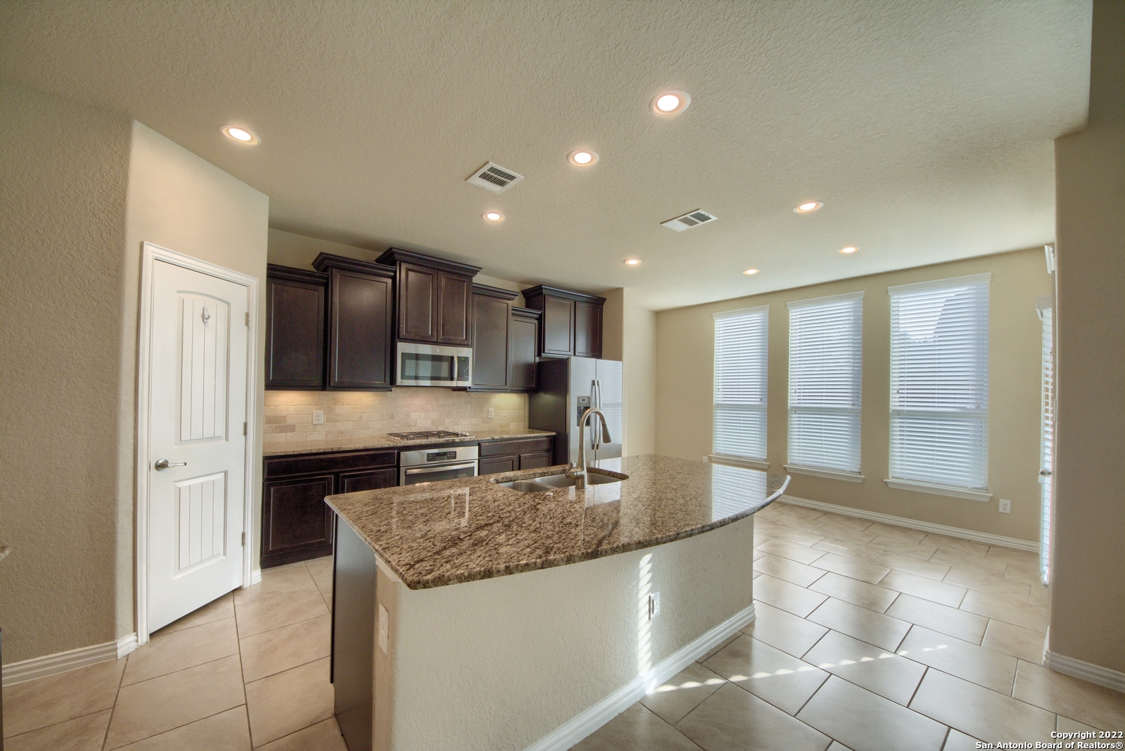 714 Raceland Road San Antonio, TX 78245 - Photo 17 of 36