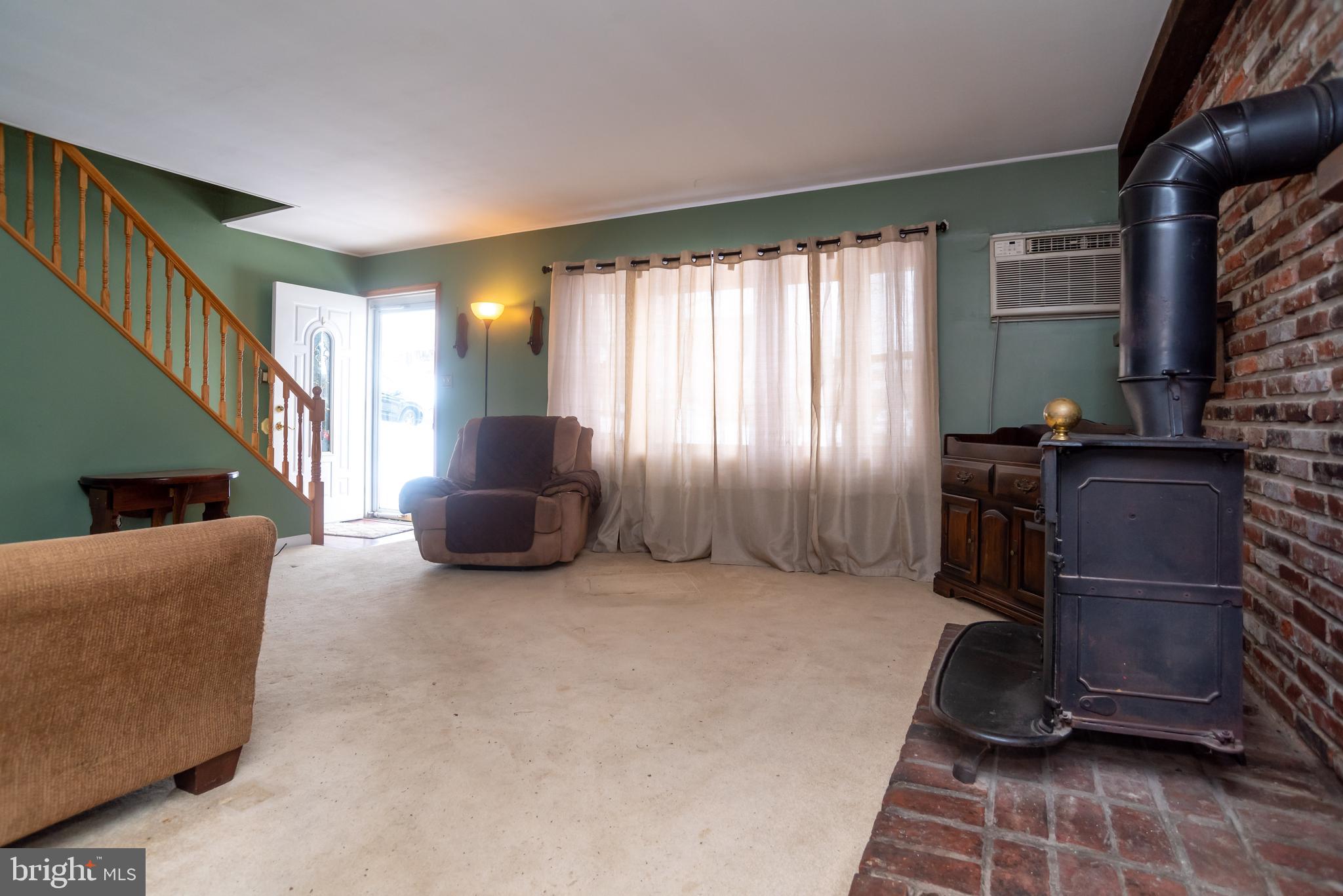 11 Canna Road Levittown, PA 19057 - Photo 2 of 34 Living room