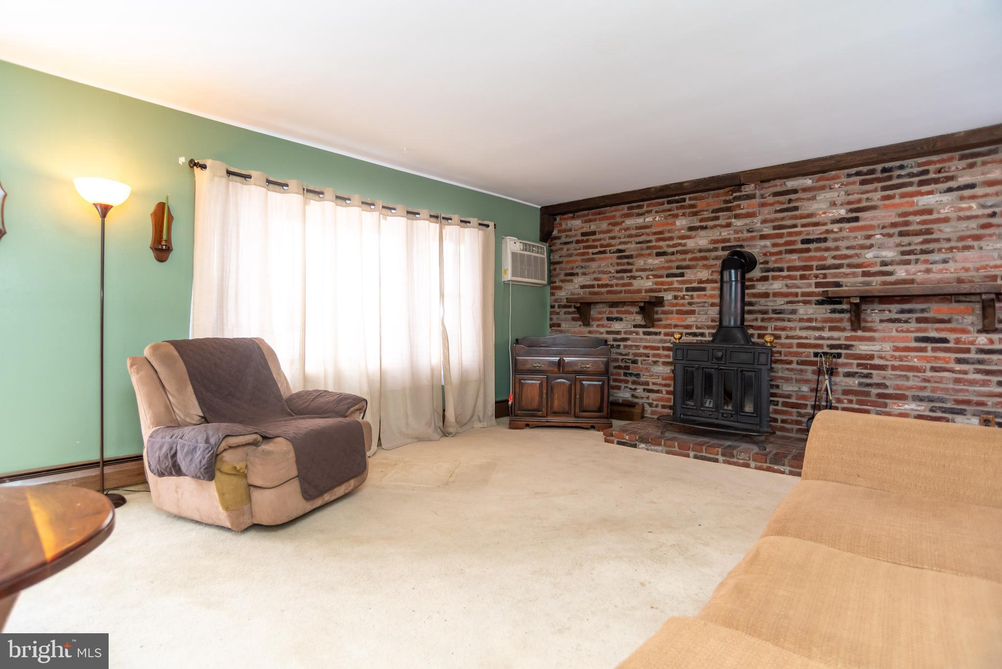 11 Canna Road Levittown, PA 19057 - Photo 6 of 34 Living room