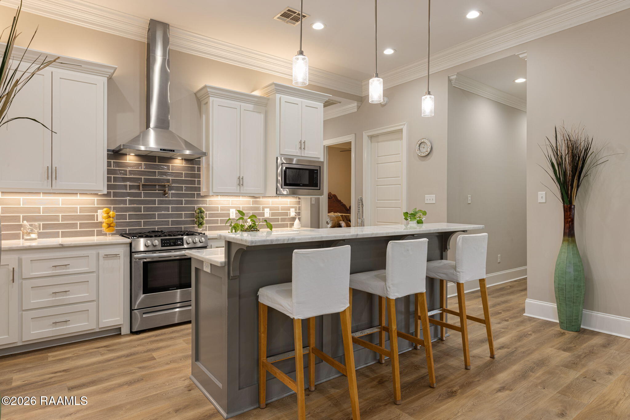 204 Redfern Street Lafayette, LA 70508 - Photo 2 of 22 Kitchen Island