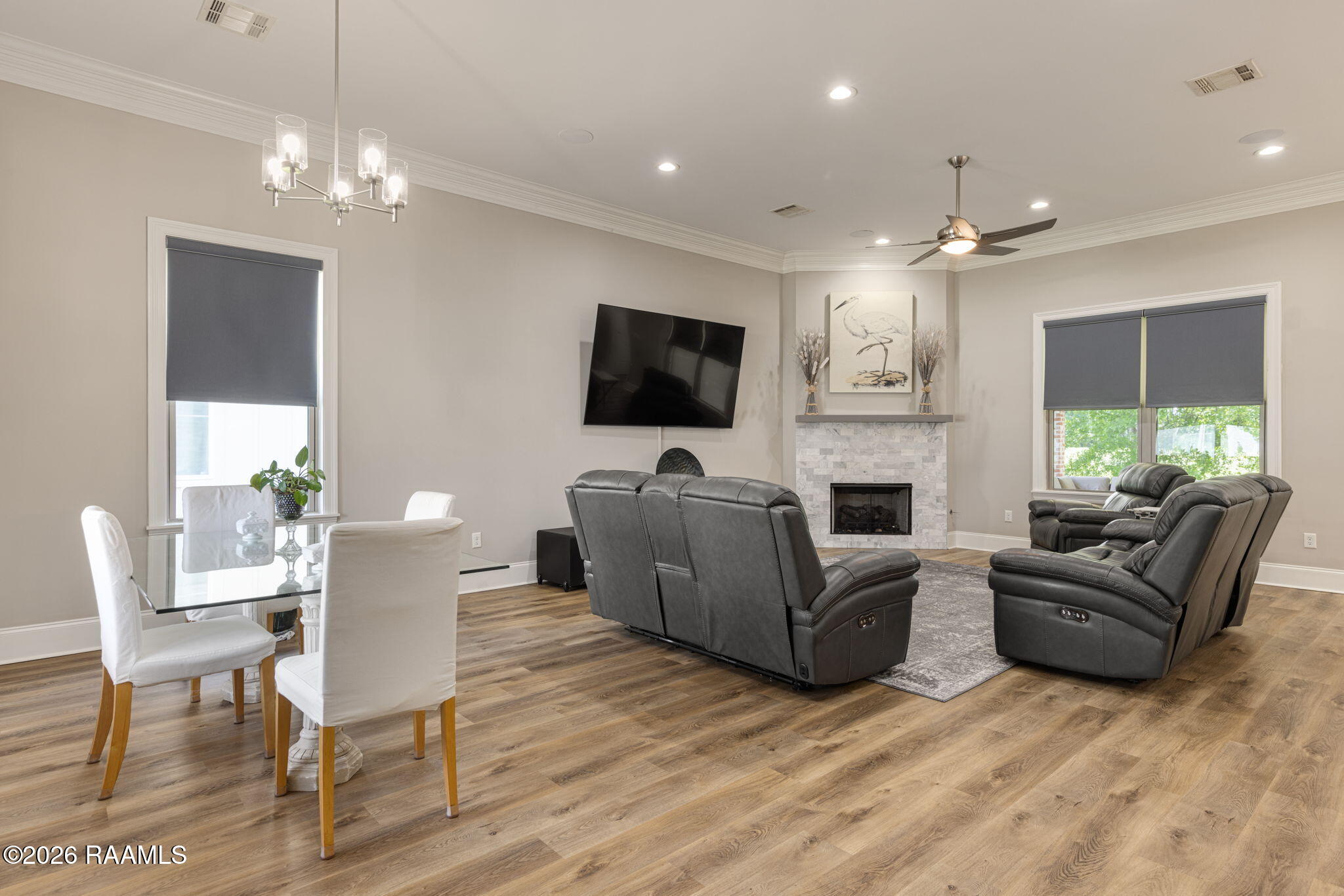 204 Redfern Street Lafayette, LA 70508 - Photo 4 of 22 LIving Room