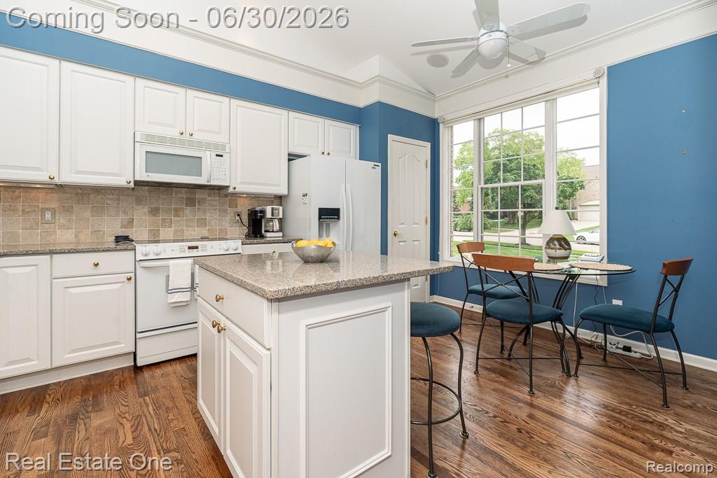 1904 Dunham Drive, Unit 12 Rochester, MI 48306 - Photo 8 of 45