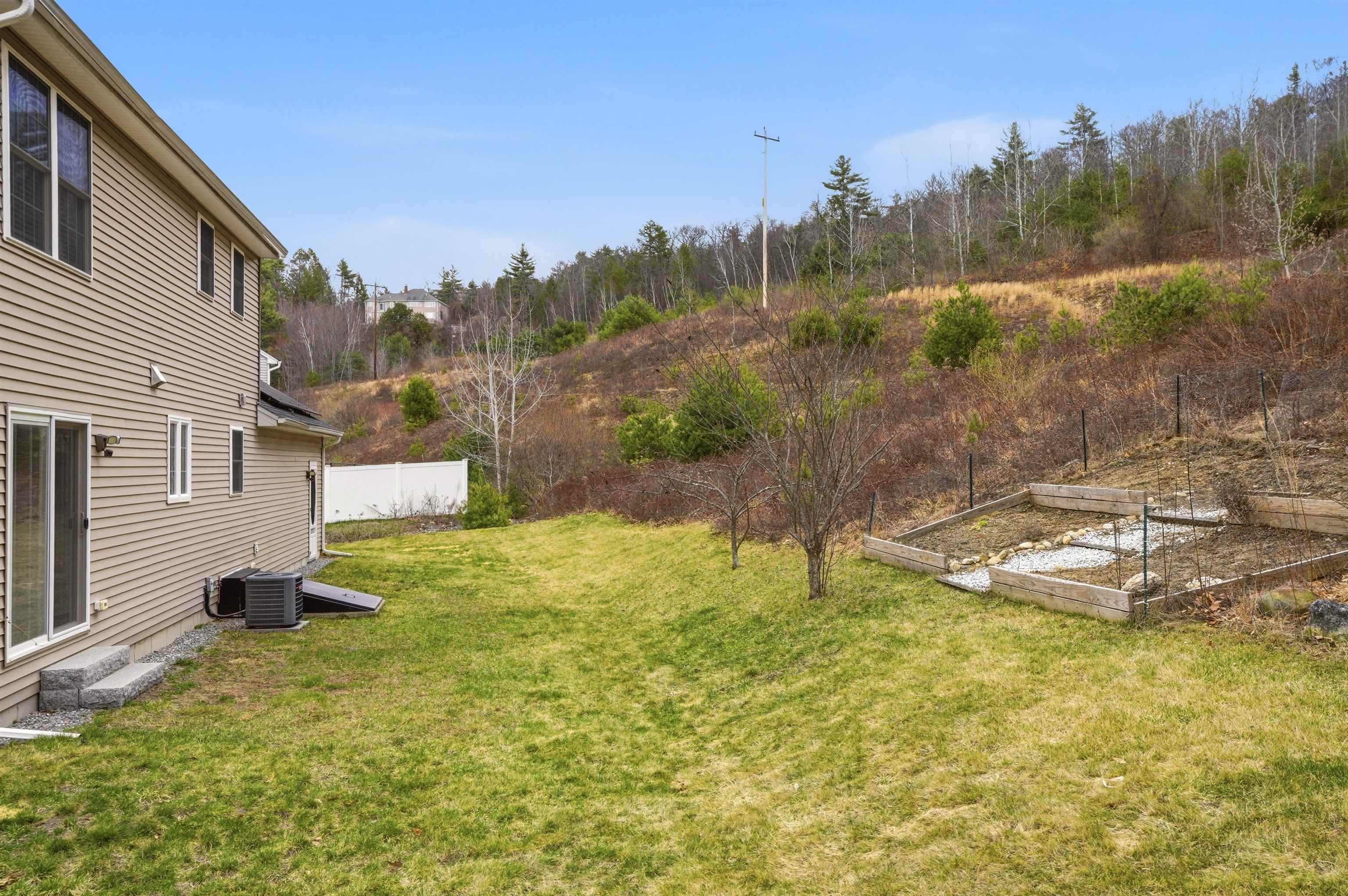 18 Richfield Way Wilton, NH 03086 - Photo 3 of 33