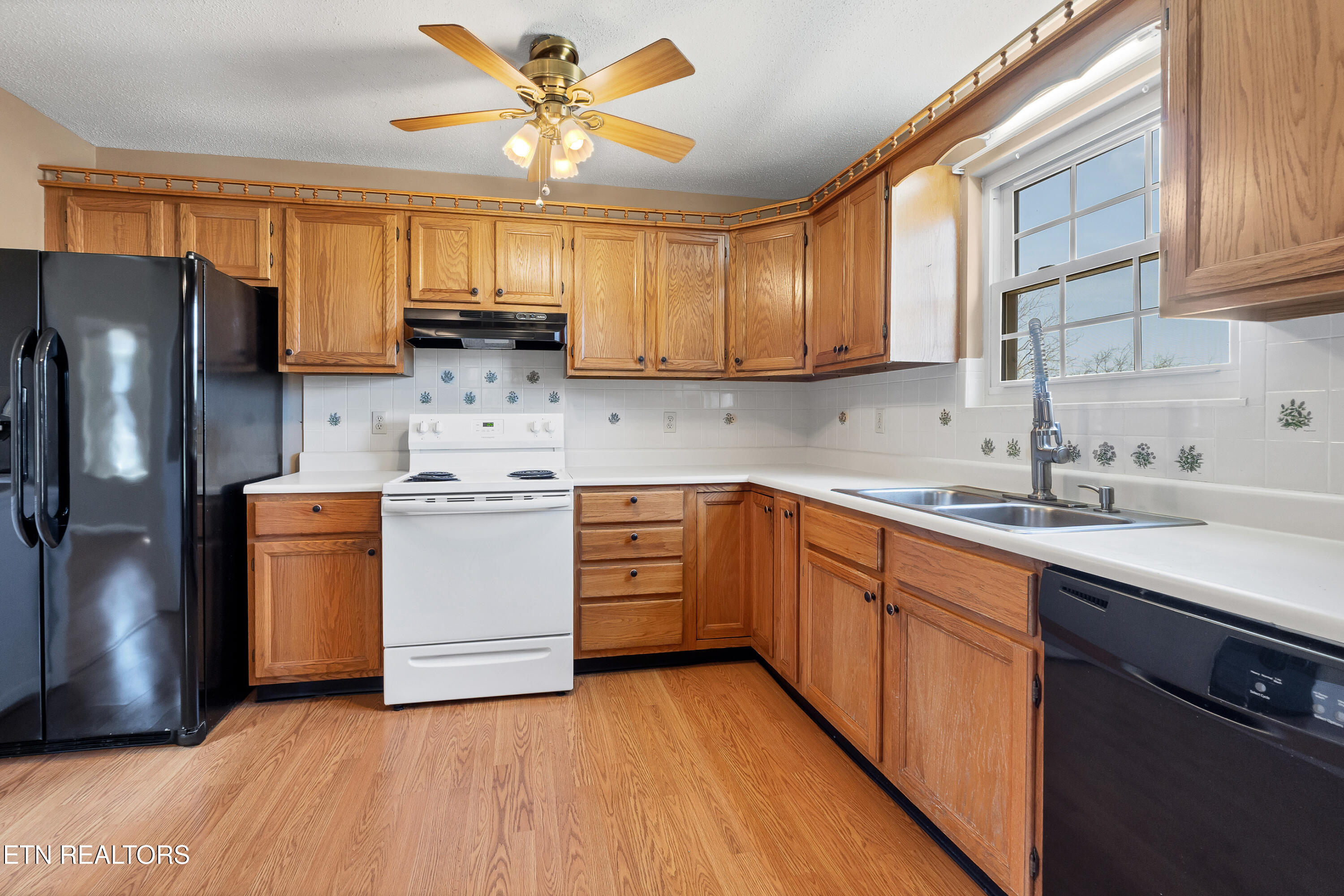 1144 North Rachaels Circle Maryville, TN 37804 - Photo 11 of 35 11