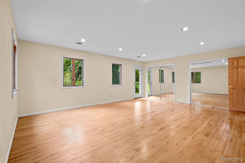 38481 Riverside Drive Clinton Township, MI 48036 - Photo 27 of 49 Gallery Image 27