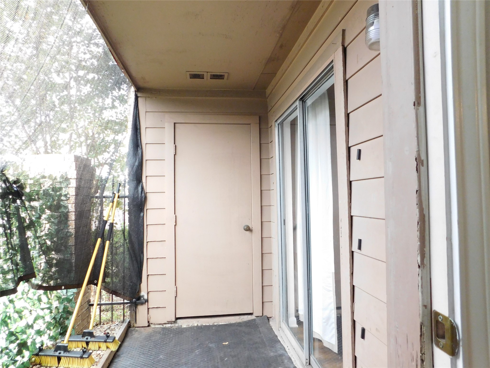 10101 South Gessner Road, Unit 912 Houston, TX 77071 - Photo 43 of 47 a view of front door