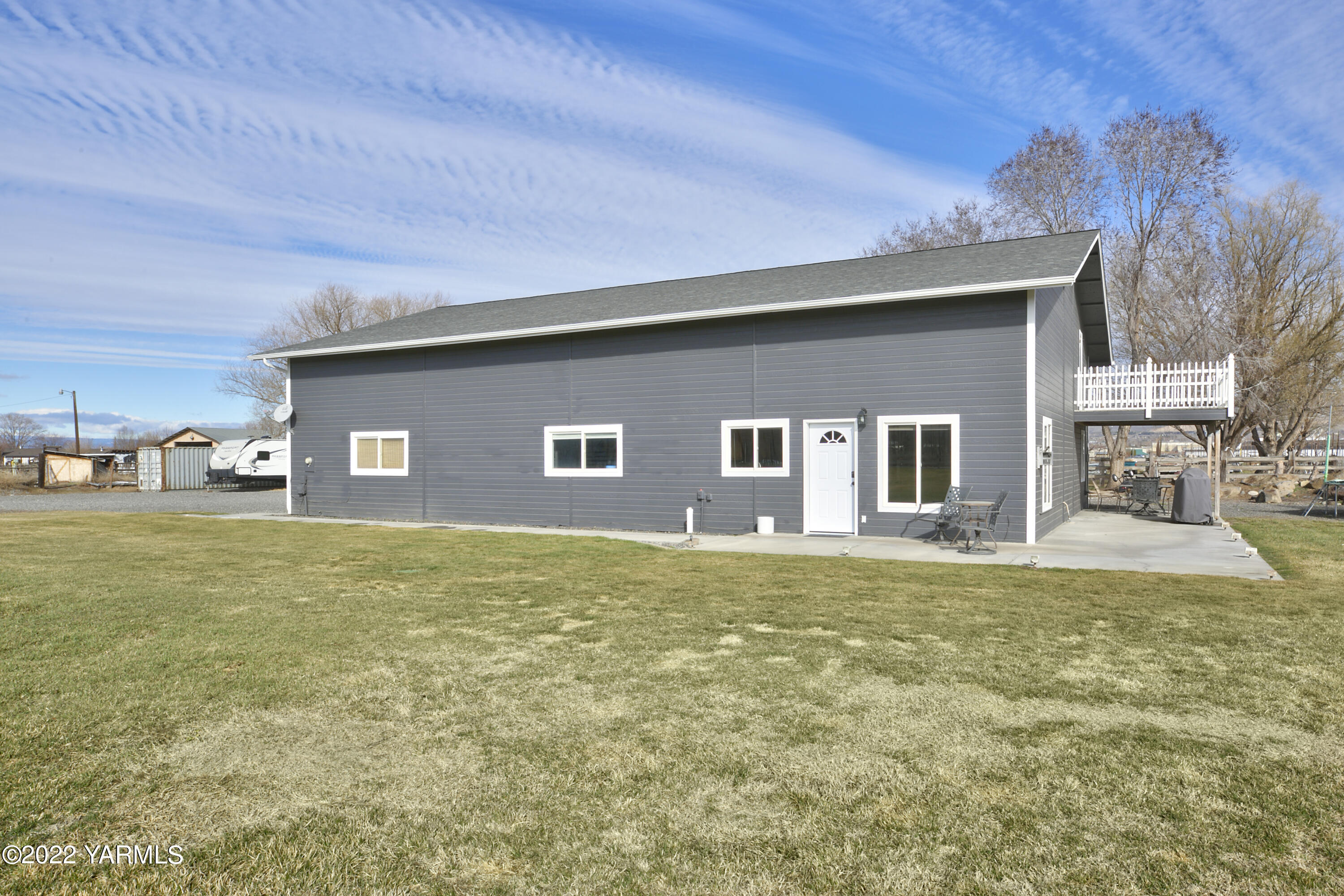 7501 Bell Road Moxee, WA 98936 - Photo 1 of 18 a house view with outdoor space