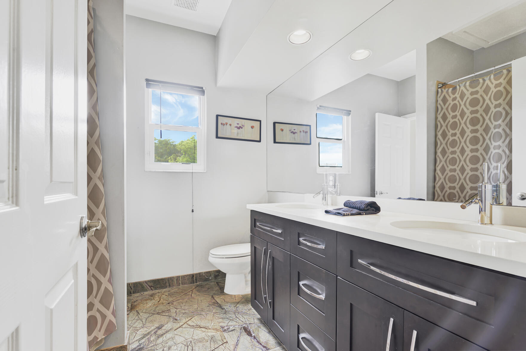 4801 Northwest 26th Avenue Boca Raton, FL 33434 - Photo 28 of 39 Jack-N-Jill Bathroom