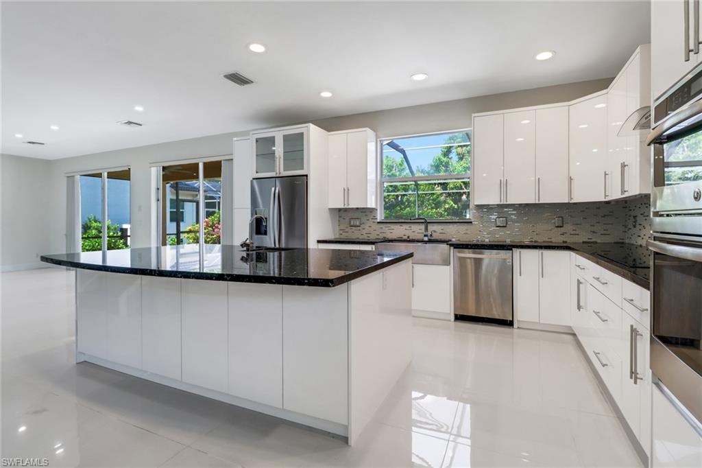 8271 Laurel Lakes Way Naples, FL 34119 - Photo 7 of 33