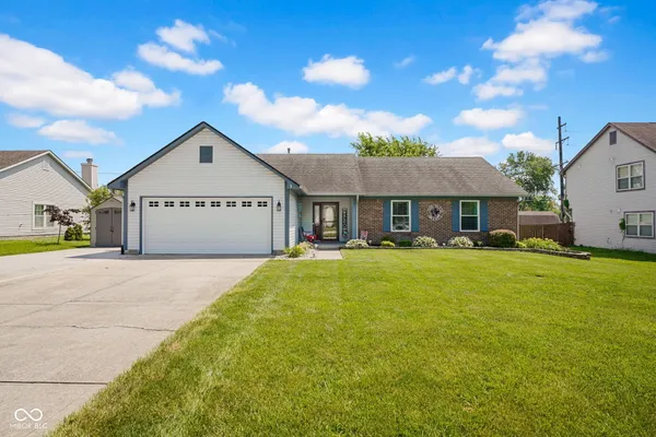 $324,900 | 1045 Pin Oak Drive, Mooresville, IN 46158