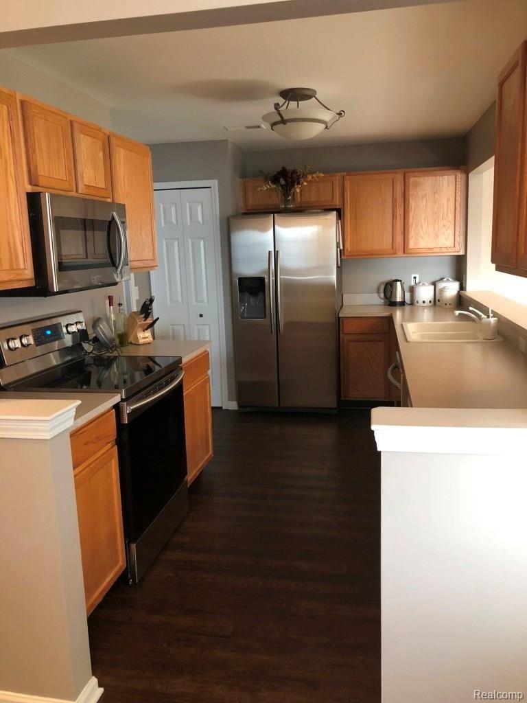 45835 Heather Ridge Drive Macomb, MI 48044 - Photo 9 of 20 kitchen 3.JPG
