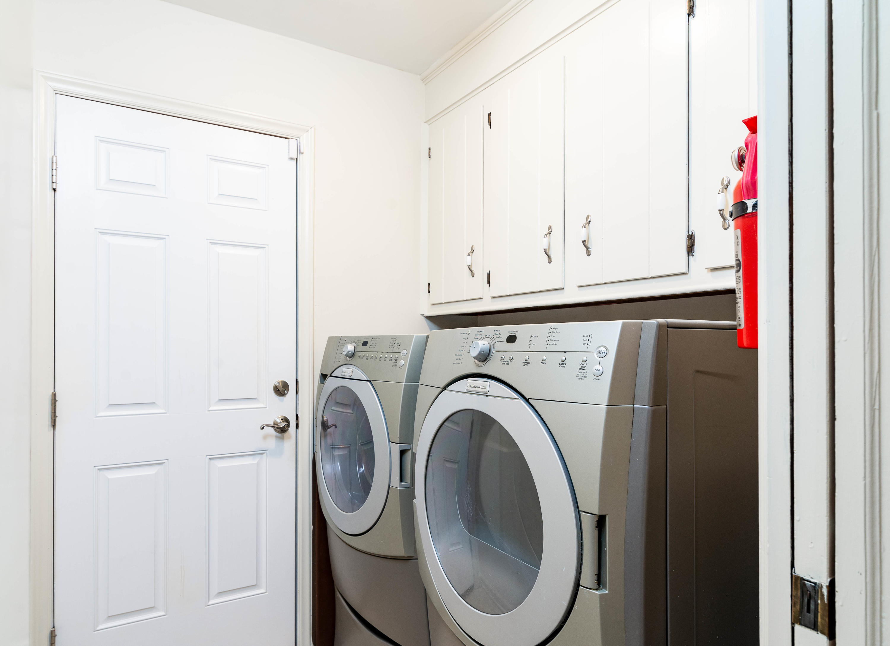 1589 Longview Road Mount Pleasant, SC 29464 - Photo 20 of 21 Laundry