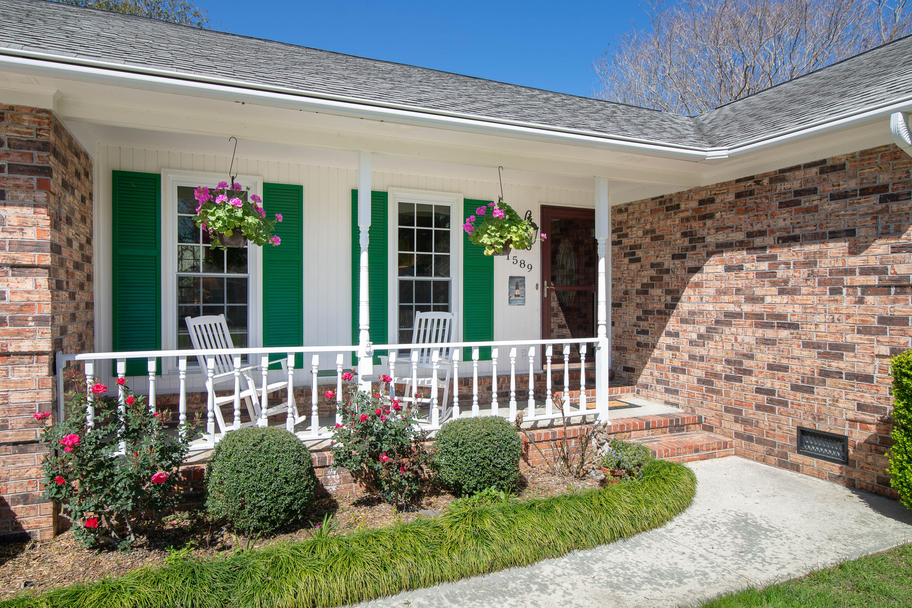 1589 Longview Road Mount Pleasant, SC 29464 - Photo 3 of 21 Charming home