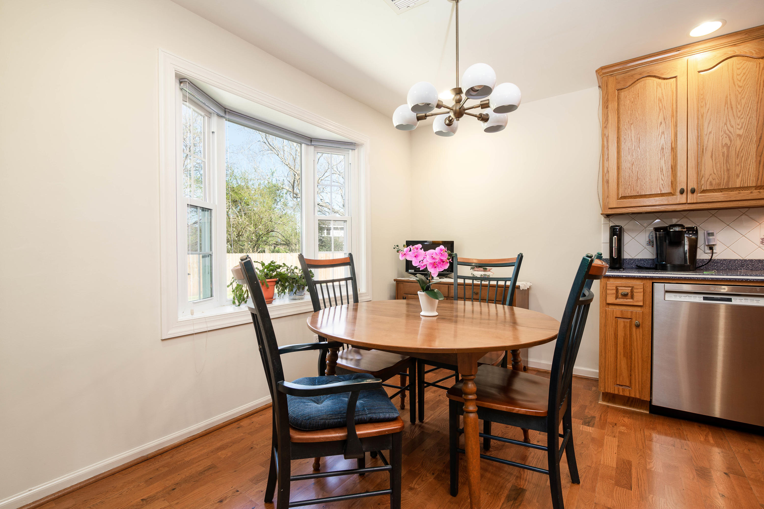 1589 Longview Road Mount Pleasant, SC 29464 - Photo 4 of 21 Bay window