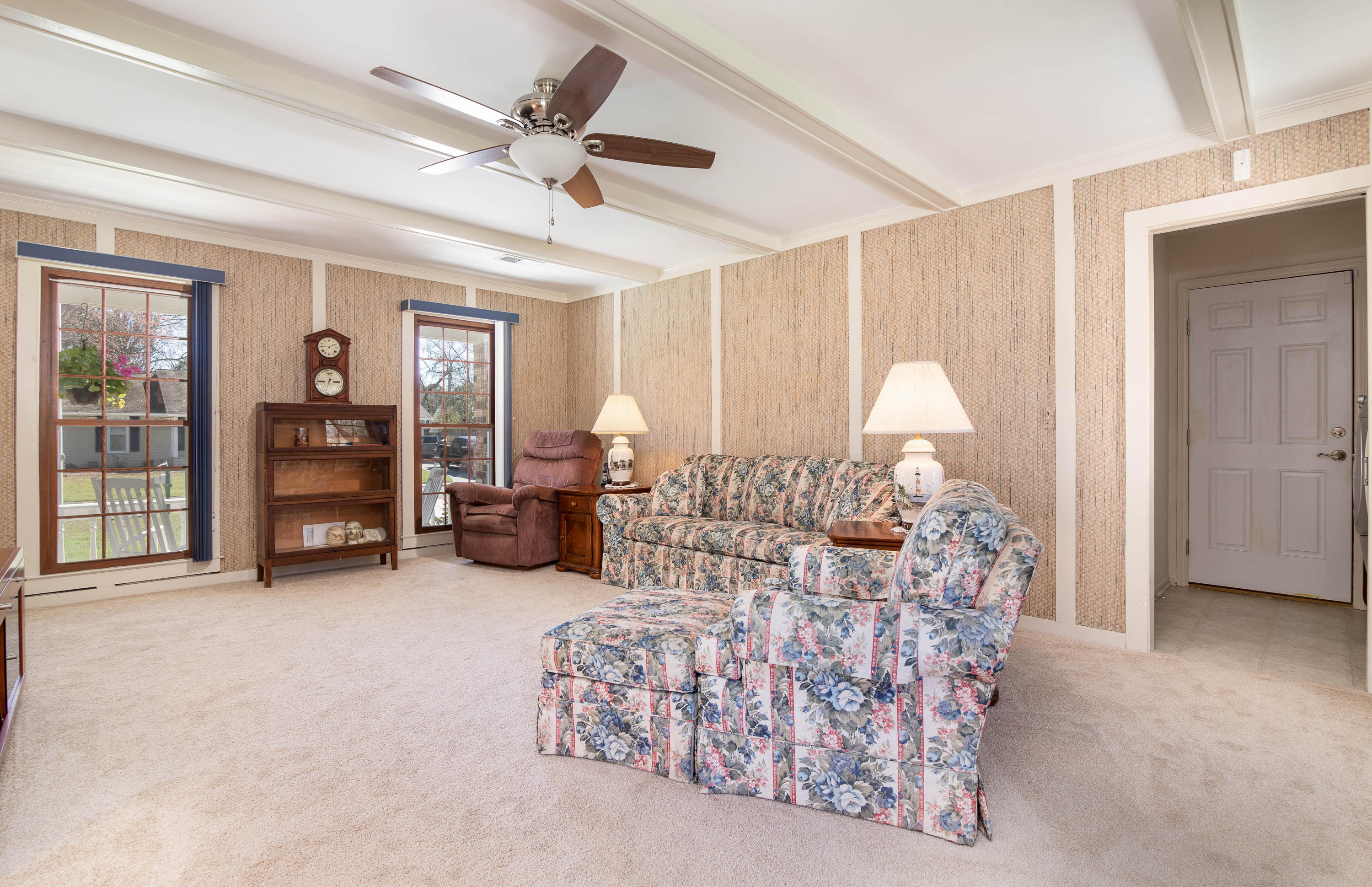 1589 Longview Road Mount Pleasant, SC 29464 - Photo 7 of 21 Family room