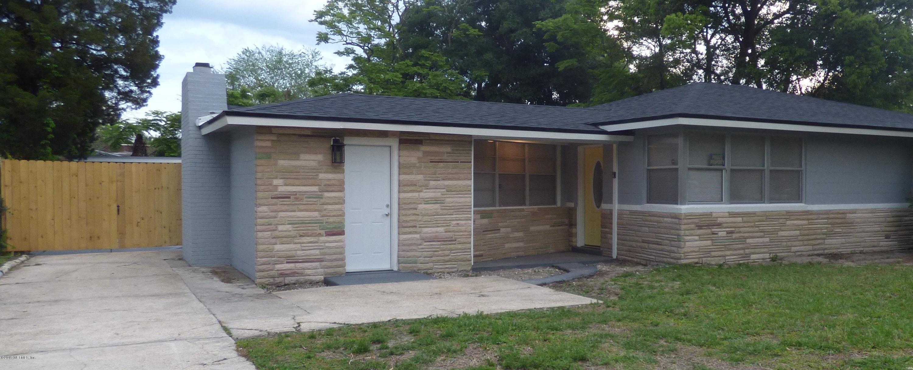 257 Sapelo Road Jacksonville, FL 32216 - Photo 2 of 19 257 Sapelo Rd (14)-min