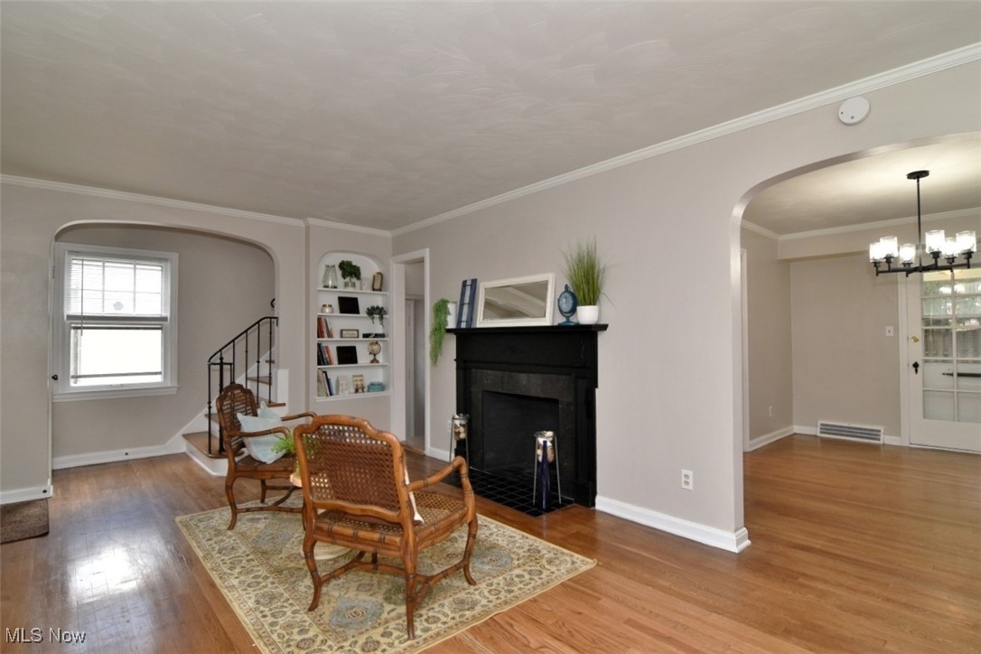 3886 Grosvenor Road Cleveland, OH 44118 - Photo 8 of 42 Gallery Image 8