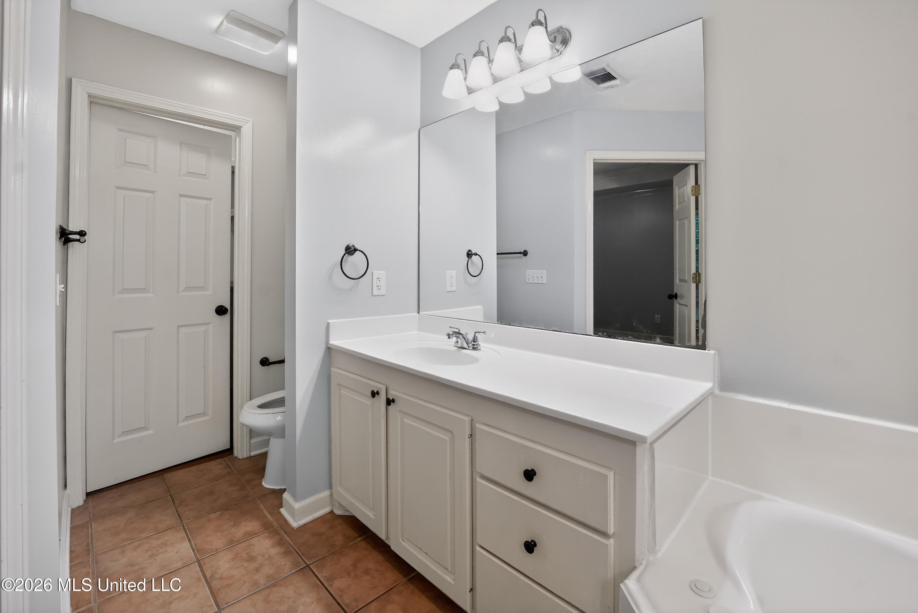 114 Spring Valley Drive Brandon, MS 39047 - Photo 27 of 30 27_114_Spring_Valley_Dr-Bathroom-6967