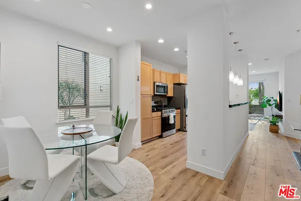 $3,995 | 6400 Crescent Park East, Unit 113, Playa Vista, CA 90094
