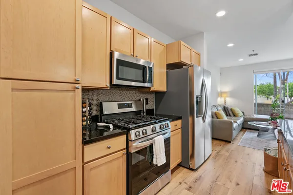 $3,995 | 6400 Crescent Park East, Unit 113, Playa Vista, CA 90094