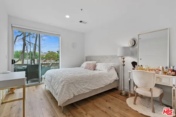 $3,995 | 6400 Crescent Park East, Unit 113, Playa Vista, CA 90094