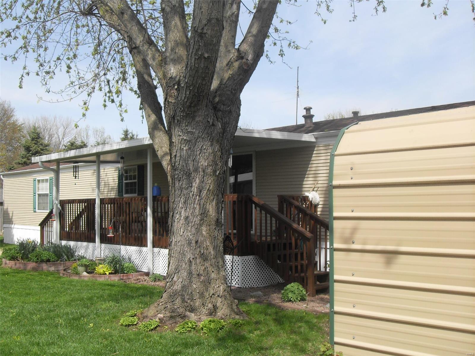 425 Quail Run Troy, IL 62294 - Photo 2 of 32