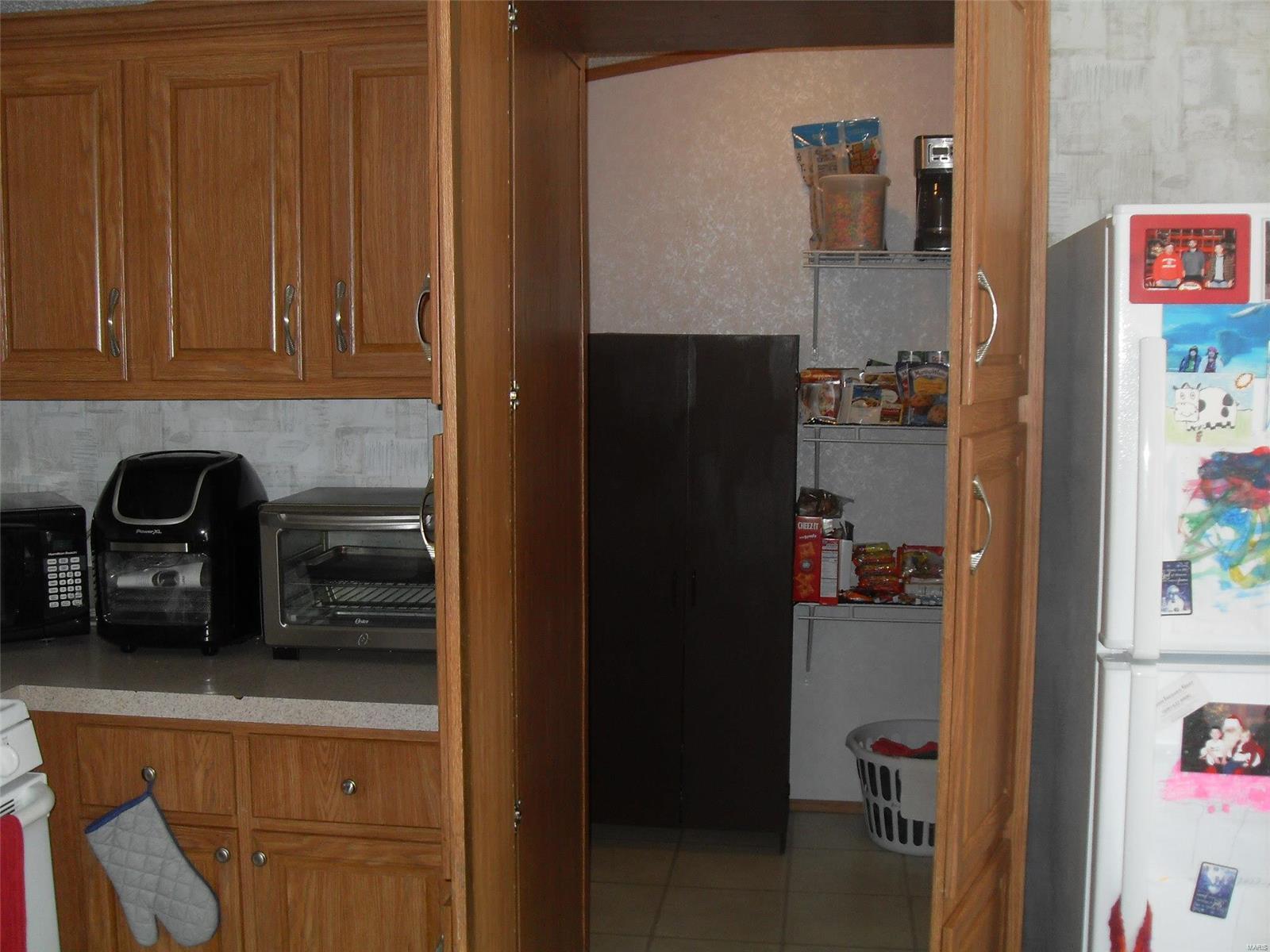 425 Quail Run Troy, IL 62294 - Photo 7 of 32