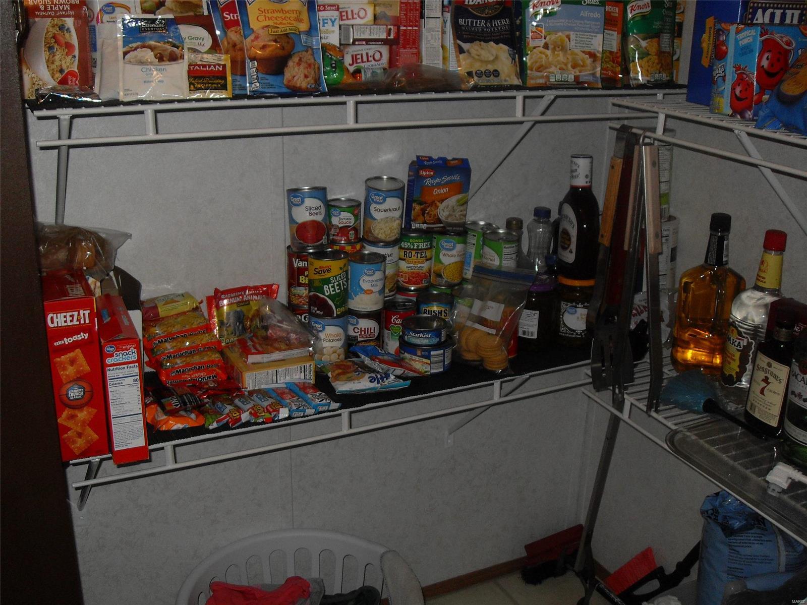 425 Quail Run Troy, IL 62294 - Photo 8 of 32