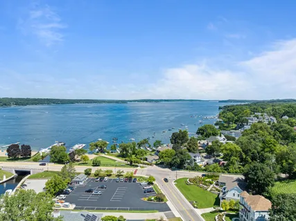 $825,000 | 860 Trails End Drive, Fontana, WI 53125