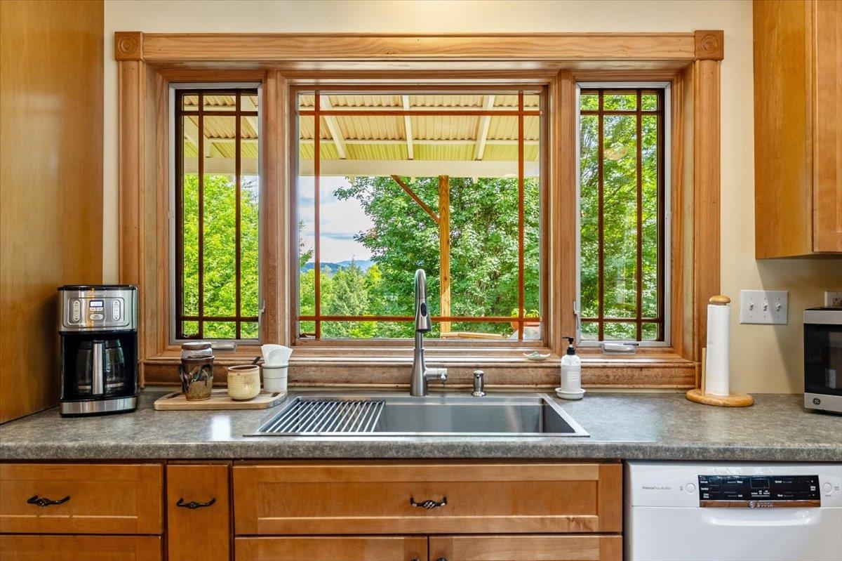 37 Comette Road Fairfax, VT 05444 - Photo 9 of 58
