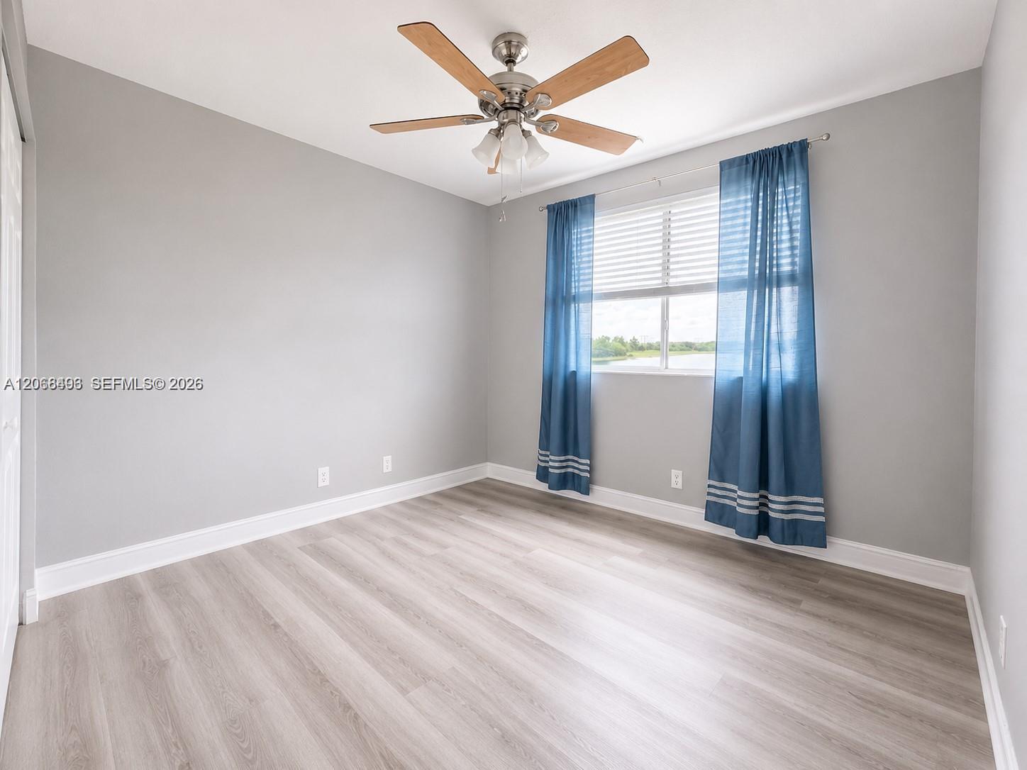 963 Falling Water Road Weston, FL 33326 - Photo 19 of 29 Gallery Image 19